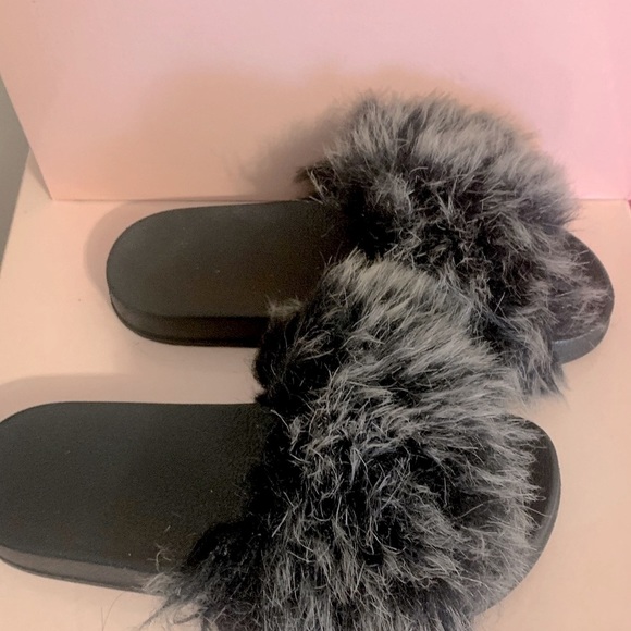 Women’s Trending Ombré Faux Fur Open-Toe Slippers - Slides - Picture 2 of 6